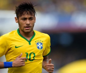 开云官网-F1年度争冠之夜，字母哥打出统治级数据，当赛道轰鸣遇见球场咆哮