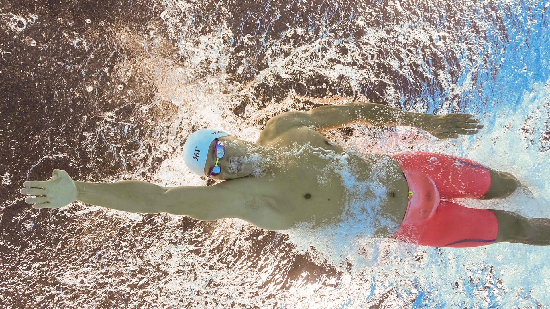 马赛对阵冰岛，奥亚尔萨瓦尔，大场面先生如何用一粒进球定义国家